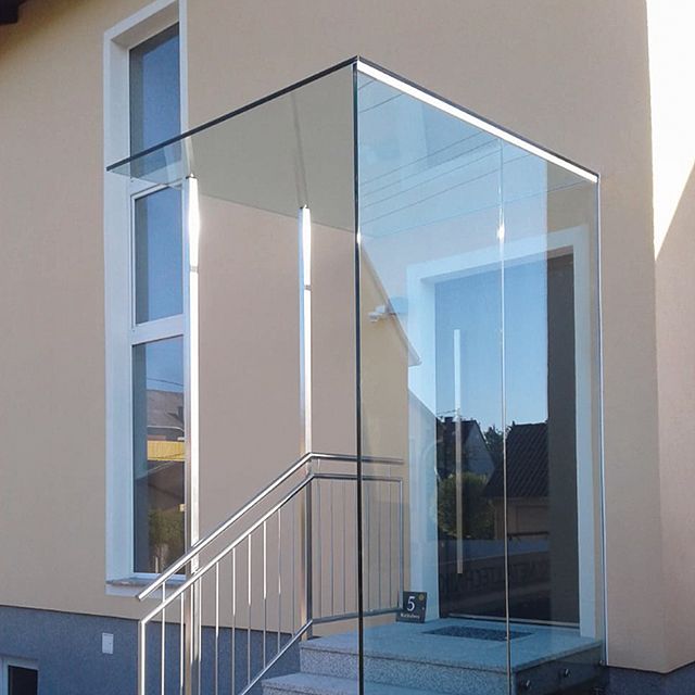 Vordach aus Aluminium gestalten | Metallbauer aus Österreich